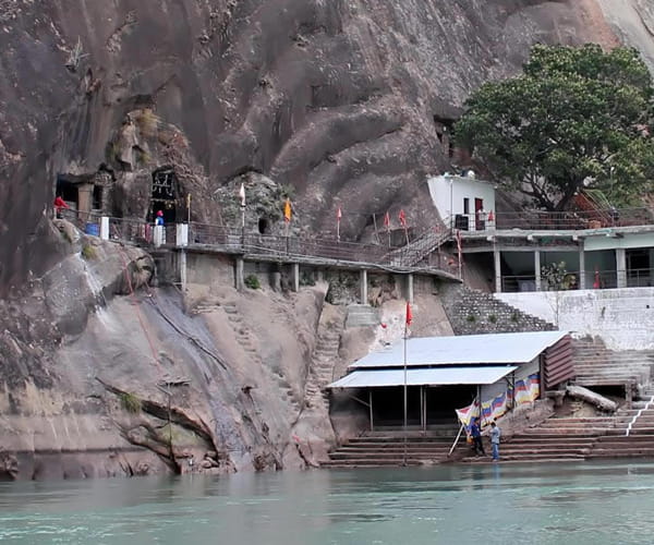 Mukteshwar Mahadev temple with Himalayan view near private villa