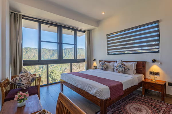 Private villa in Mukteshwar with mountain view rooms