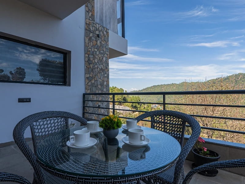 Private villa near Nainital Mukteshwar with garden and mountain view