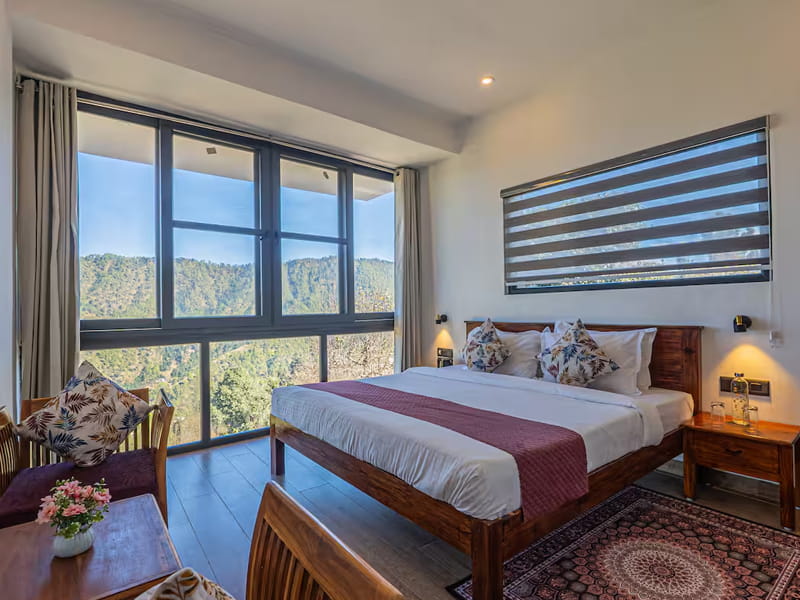 Villa in Mukteshwar bedroom with premium amenities