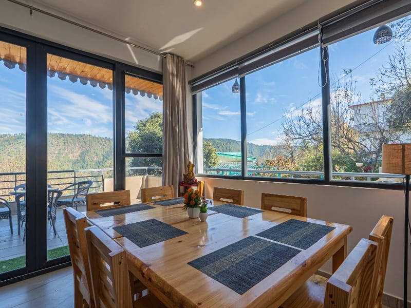 Weekend getaway Mukteshwar villa with scenic surroundings