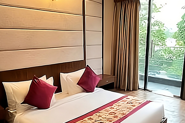 Long stay hotel near Max Hospital, Saket